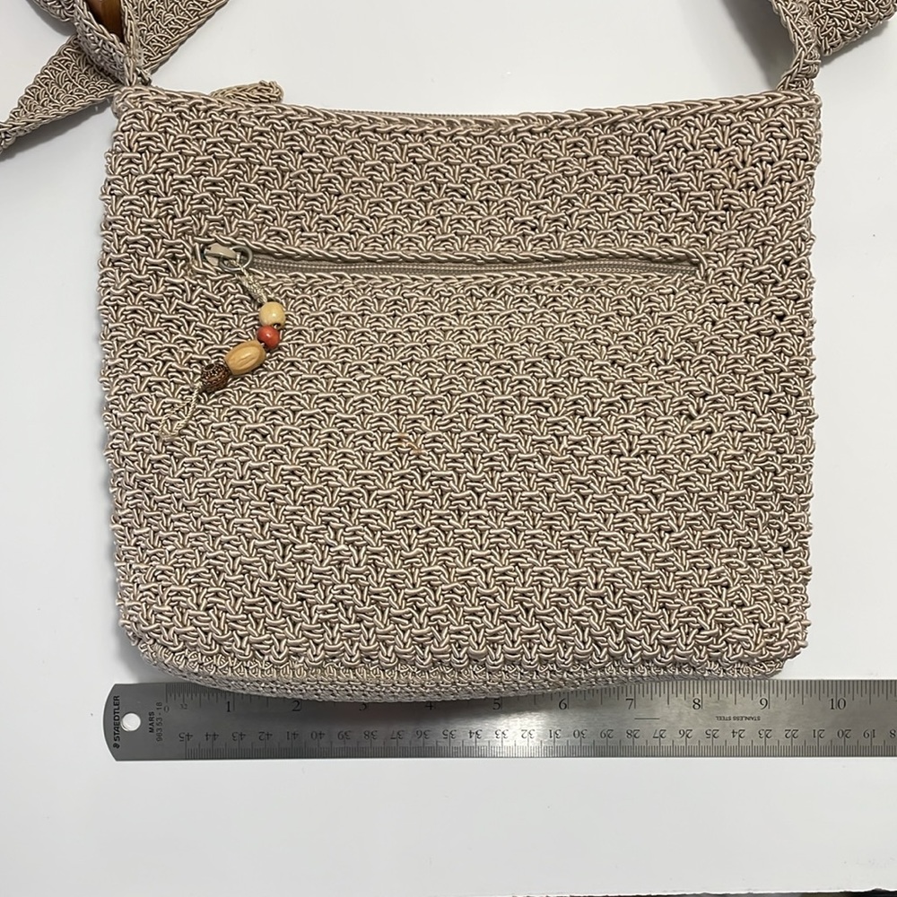 Liz Claiborne‎ Vintage woven shoulder crossbody taupe color bag. EUC - Picture 3 of 9